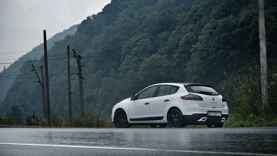 Renault Megane "Initiale Lviv" 5