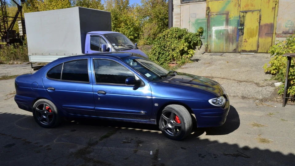 Renault Megane Monaco blue F7R 714 2
