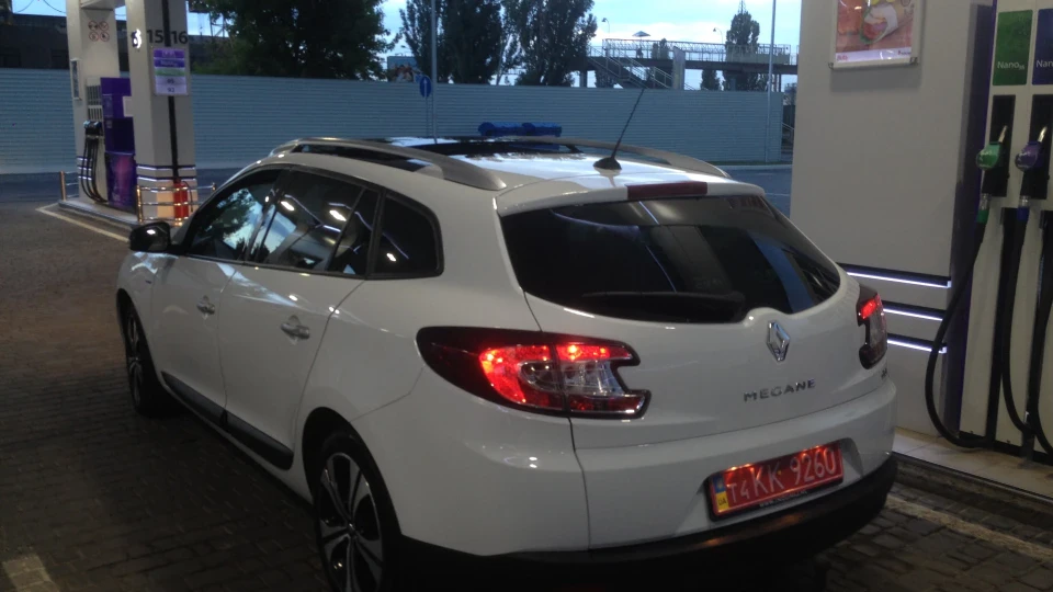 Renault Megane Панорамний дах, Bose ; 3