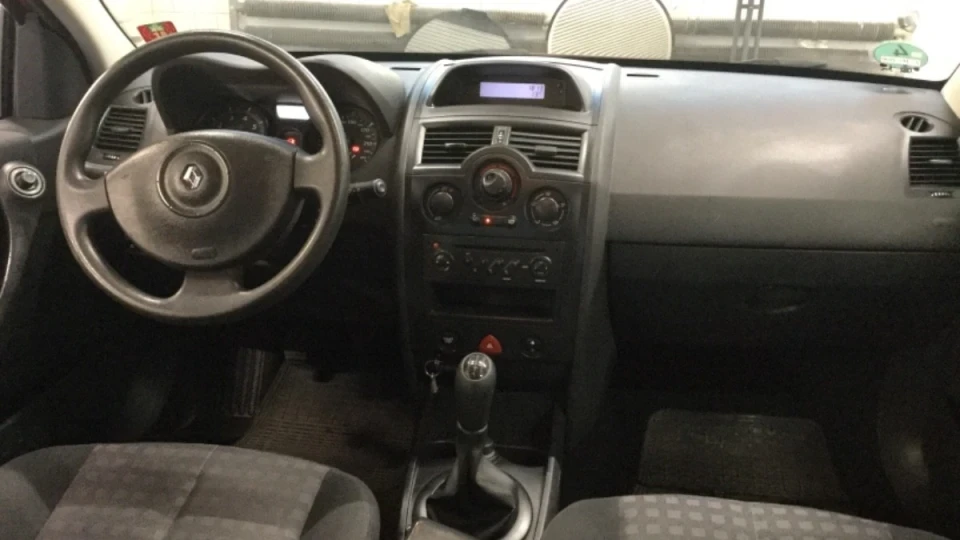 Renault Megane перша 4