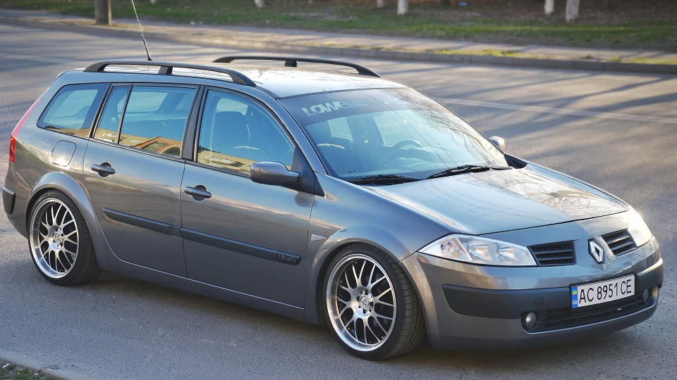 Renault Megane Пузотерка