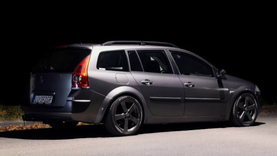 Renault Megane Пузотерка 4