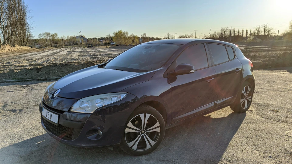 Renault Megane Royal blue