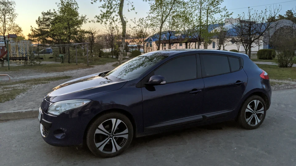 Renault Megane Royal blue 2