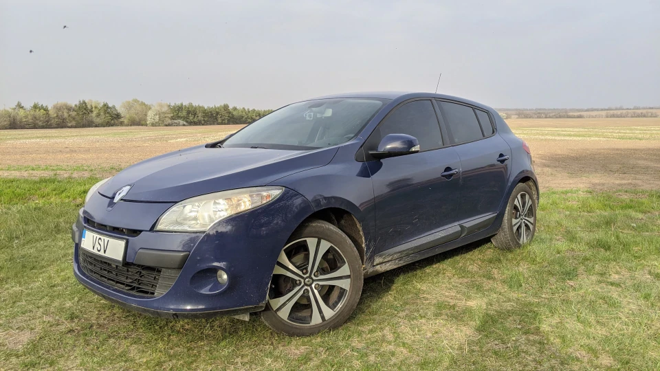 Renault Megane Royal blue 5