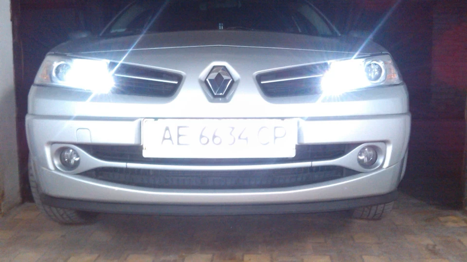 Renault Megane сіра платина D69 4