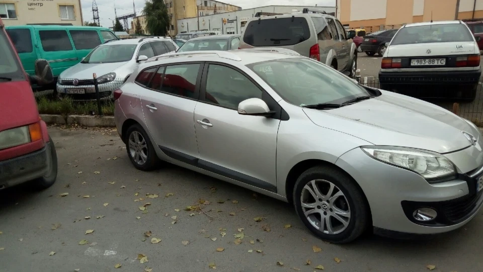 Renault Megane сірий металік 1.5 dci 3