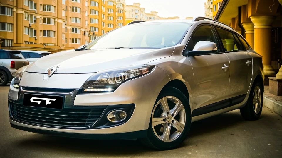 Renault Megane "ⒼⓇⒶⓎ ⒻⓄⓍ" Stage 1 5