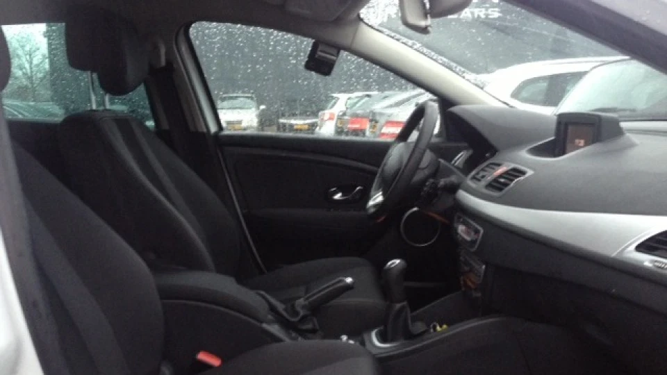 Renault Megane White Dci GrandTour 3