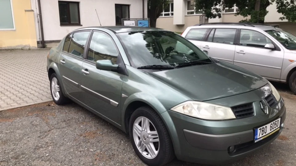 Renault Megane Зелений АкуленоК 2