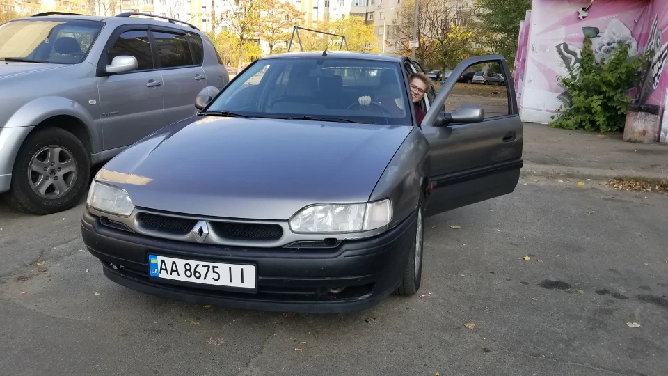 Renault Safrane Baccara 4