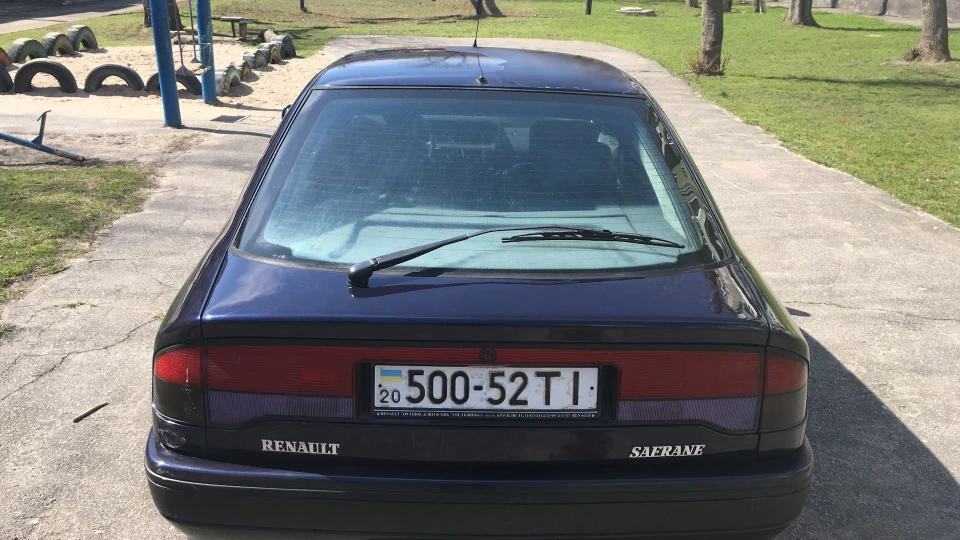 Renault Safrane v6 4