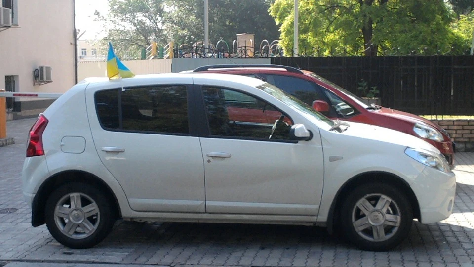 Renault Sandero Білий Саня