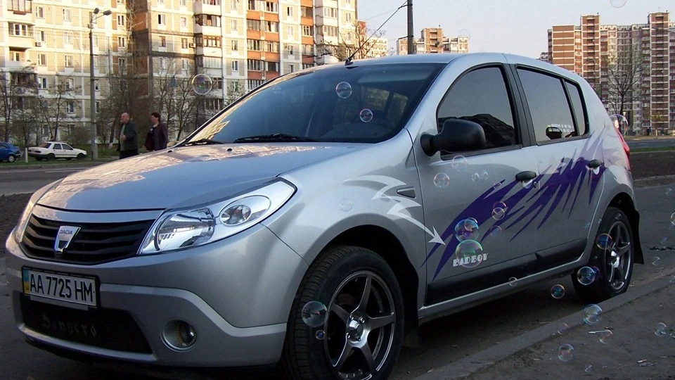 Renault Sandero Дашка 1.4 ЧІП =)
