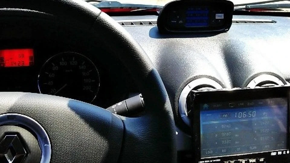 Renault Sandero Степ АКП-Червона фурія