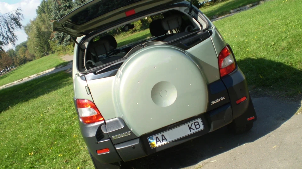 Renault Scenic RX4 5
