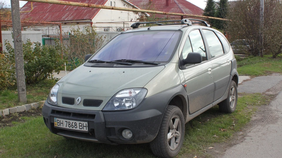 Renault Scenic RX4 3