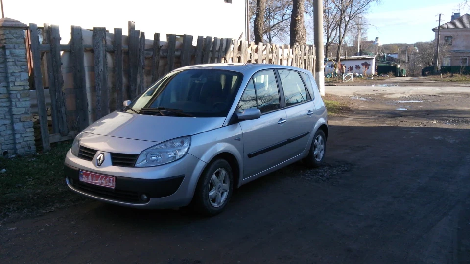 Renault Scenic 1.5 dci78 kilovat 4