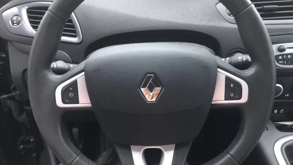 Renault Scenic 1.5dCi k9k 836 2