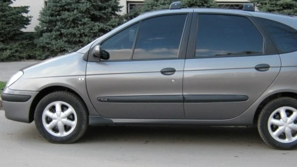 Renault Scenic 1.6I RXE 5