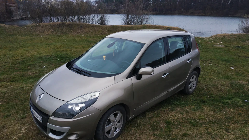 Renault Scenic К9К 832 2