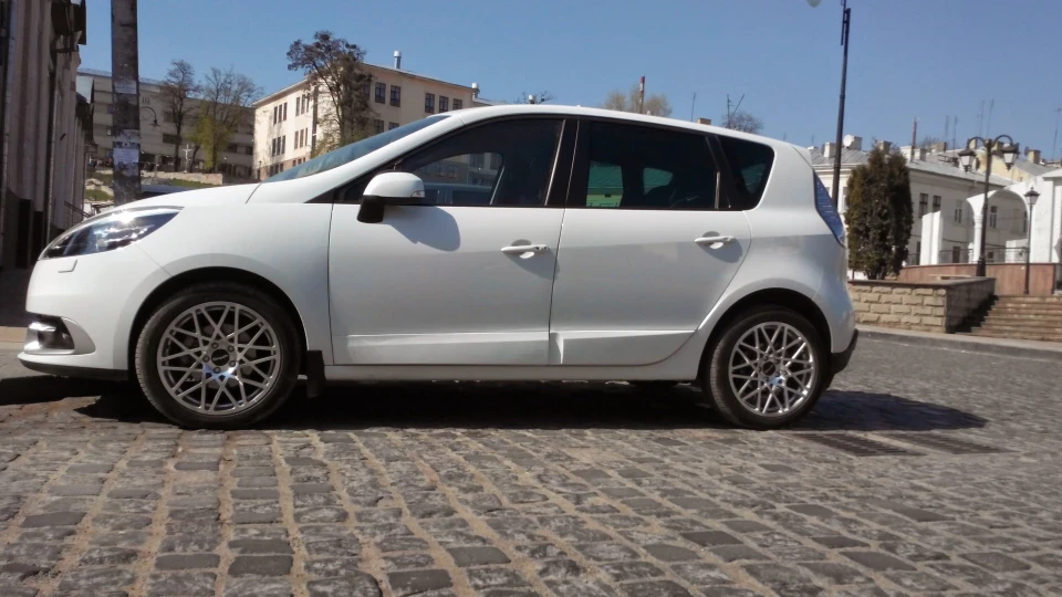 Renault Scenic унікальний автомобіль 4