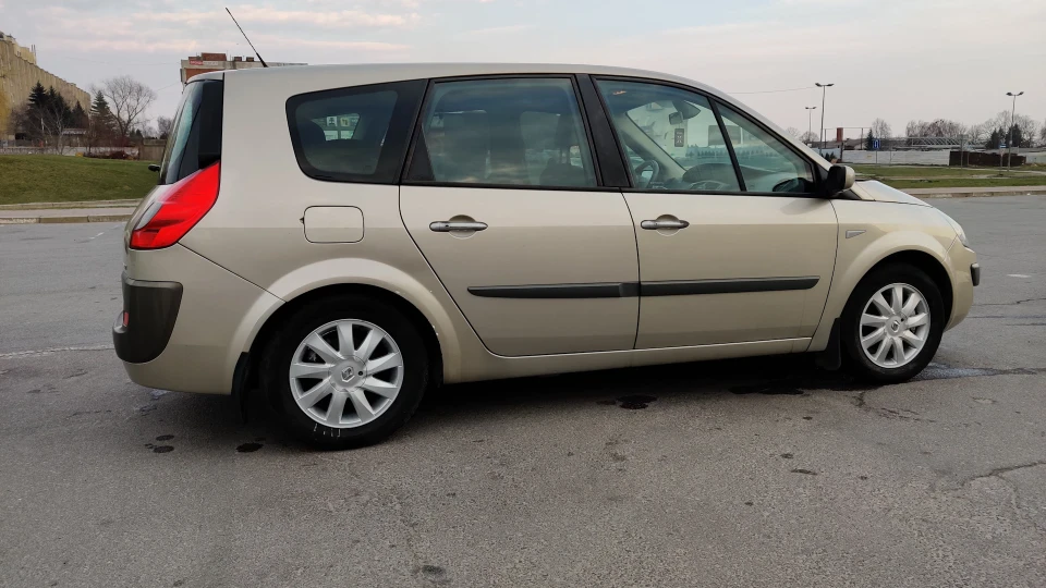 Renault Scenic впертий дизелек 3
