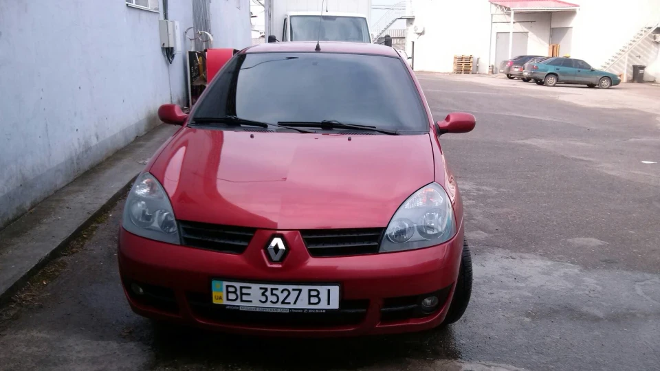 Renault Symbol 5