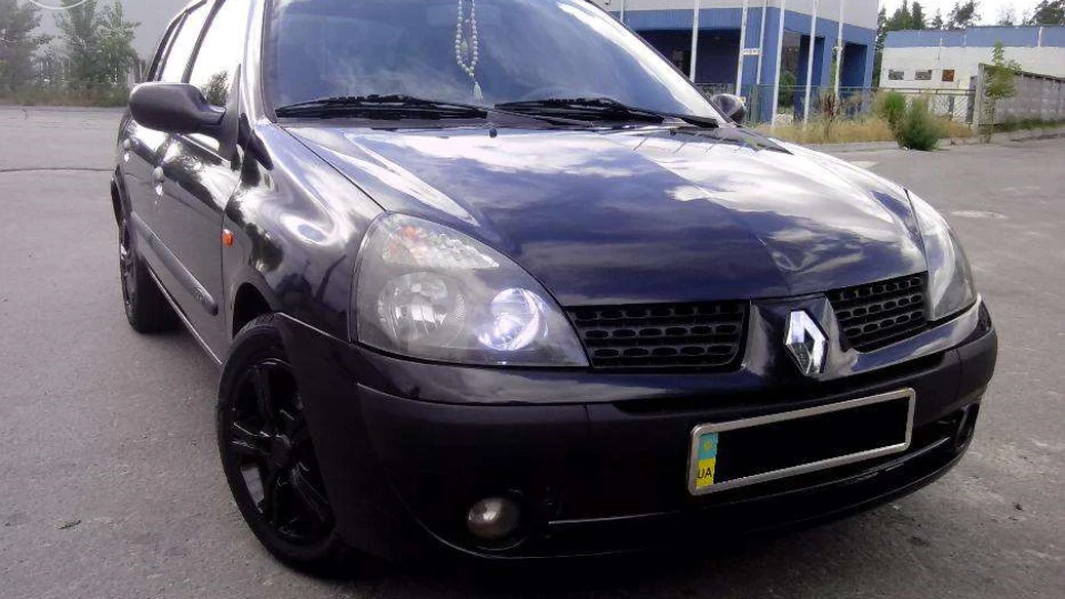 Renault Symbol 1.4 16V чернявая