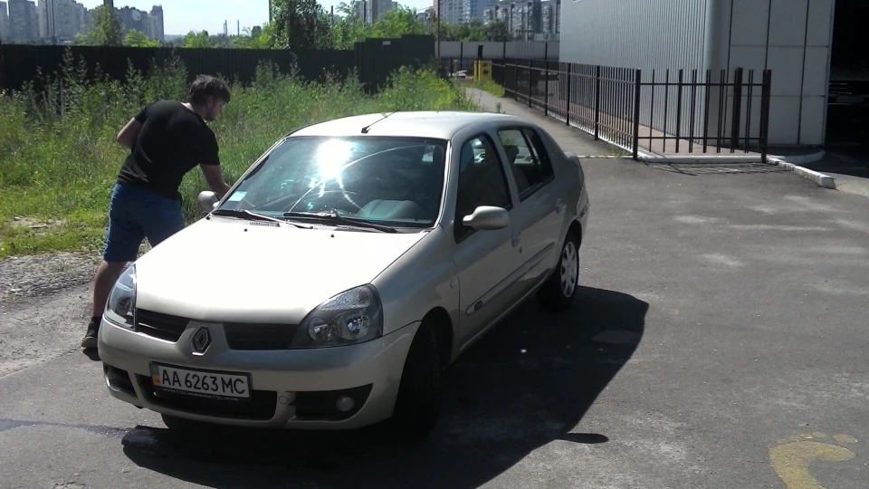 Renault Symbol 1.4 2