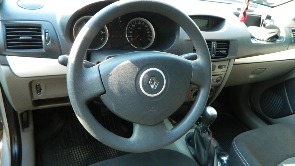 Renault Symbol 1,6 16V=) 5