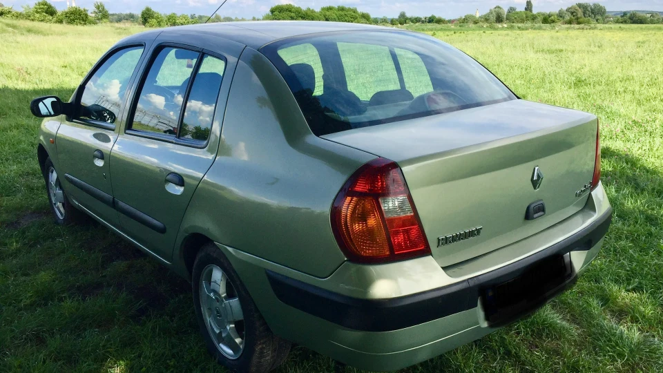 Renault Symbol Французьке вино 5