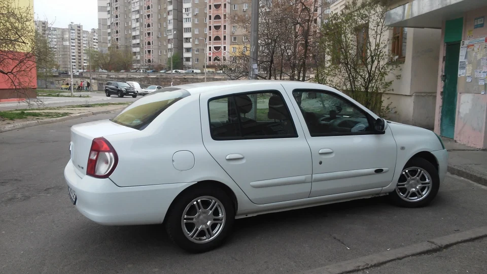 Renault Symbol Міський звір 2