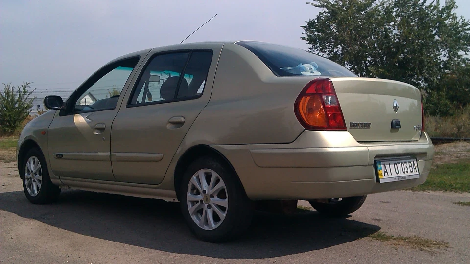 Renault Symbol кімнатний кросовер 3