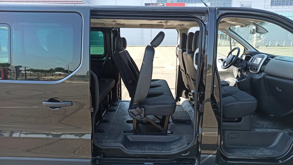 Renault Trafic 1.6 бітурбо 4