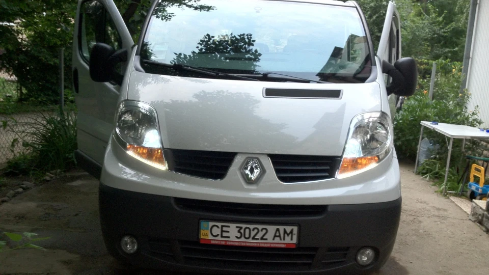 Renault Trafic 2.0 16V Білий-Фан Шахти 2