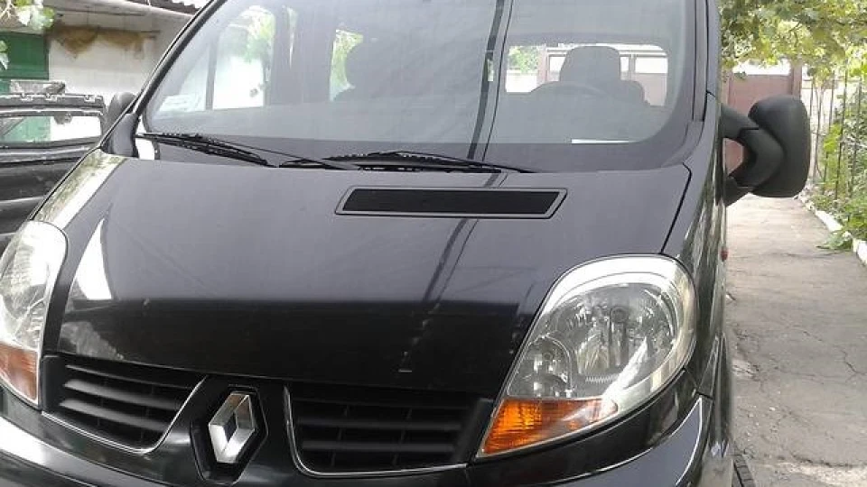 Renault Trafic 2.0 чорноокий брюнет 3