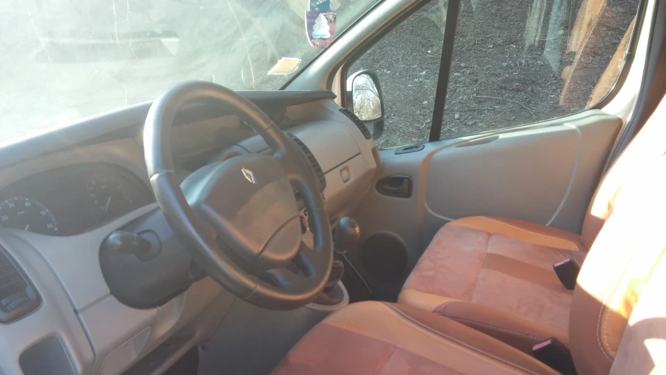 Renault Trafic 2.0 dCi 115 4