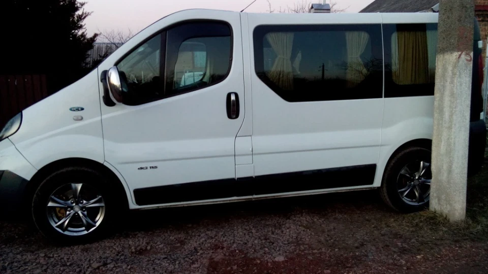 Renault Trafic 2.0 dCi 115 4