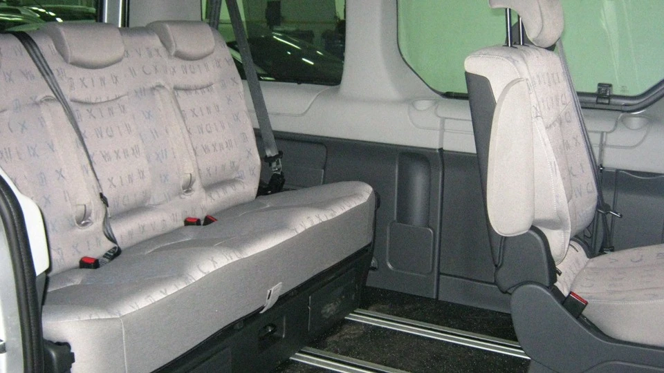 Renault Trafic 2,0 Dci, срібло 4