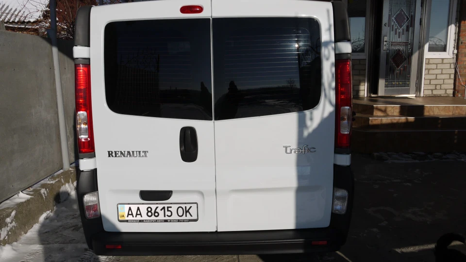 Renault Trafic 2.0 дизель 2