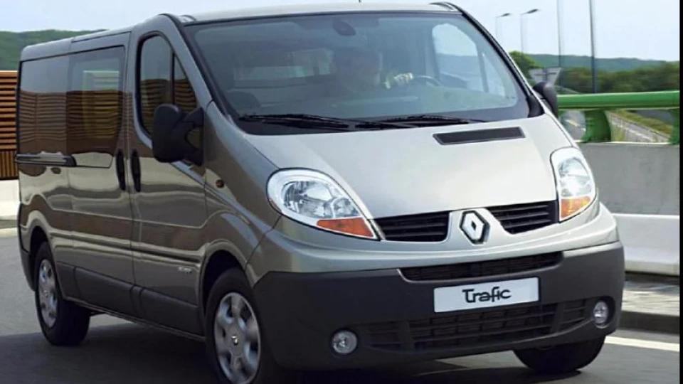 Renault Trafic 2.0 турбо сірий металік