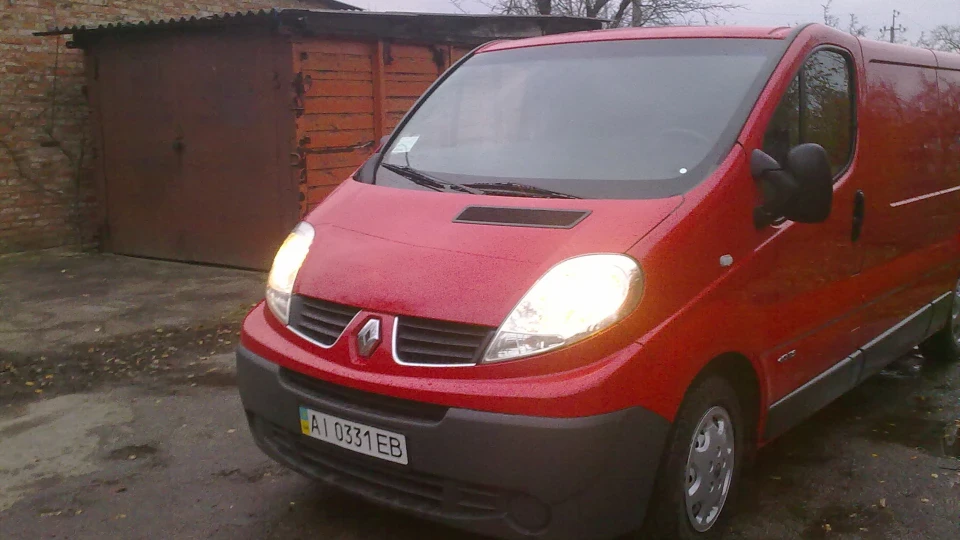 Renault Trafic 2.0 турбо 4