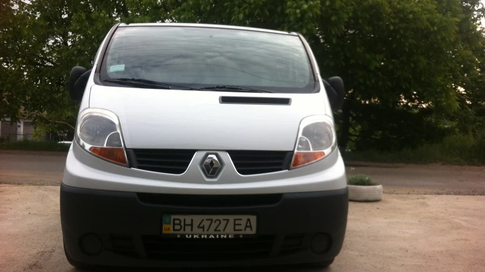 Renault Trafic 2.0dci Спритний