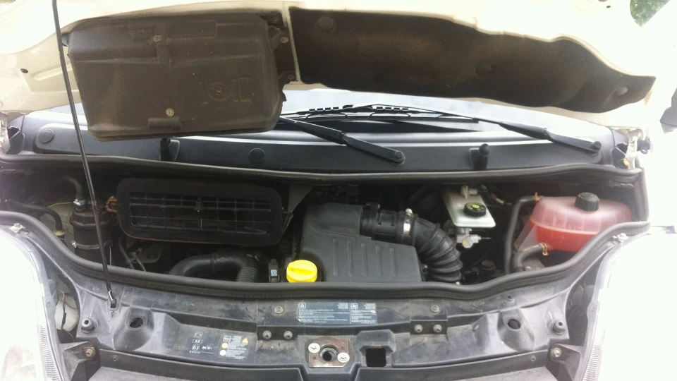 Renault Trafic 2.0dci Спритний 4