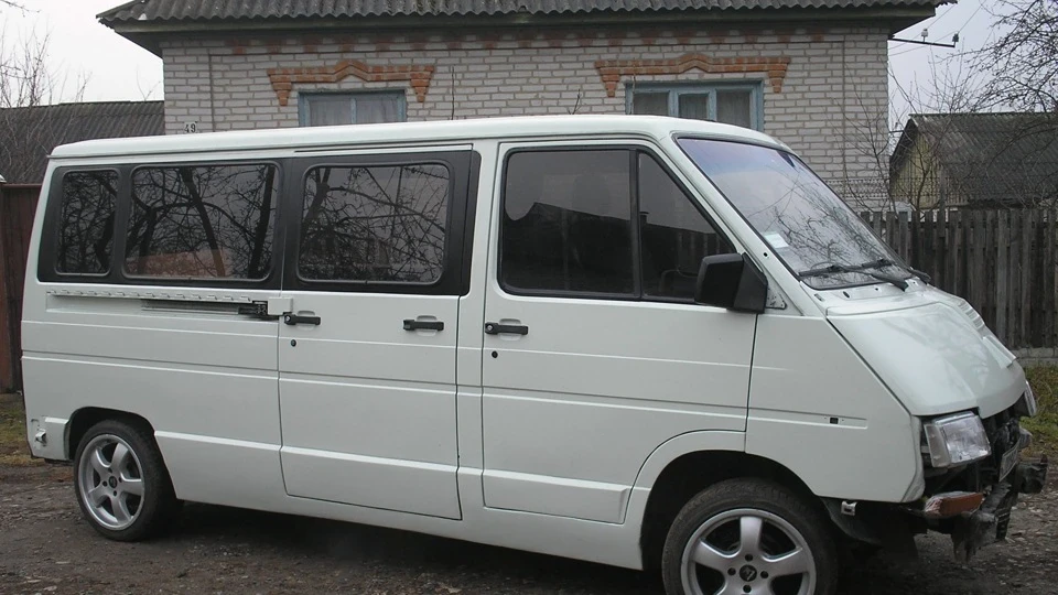 Renault Trafic 2,2L Custom 4