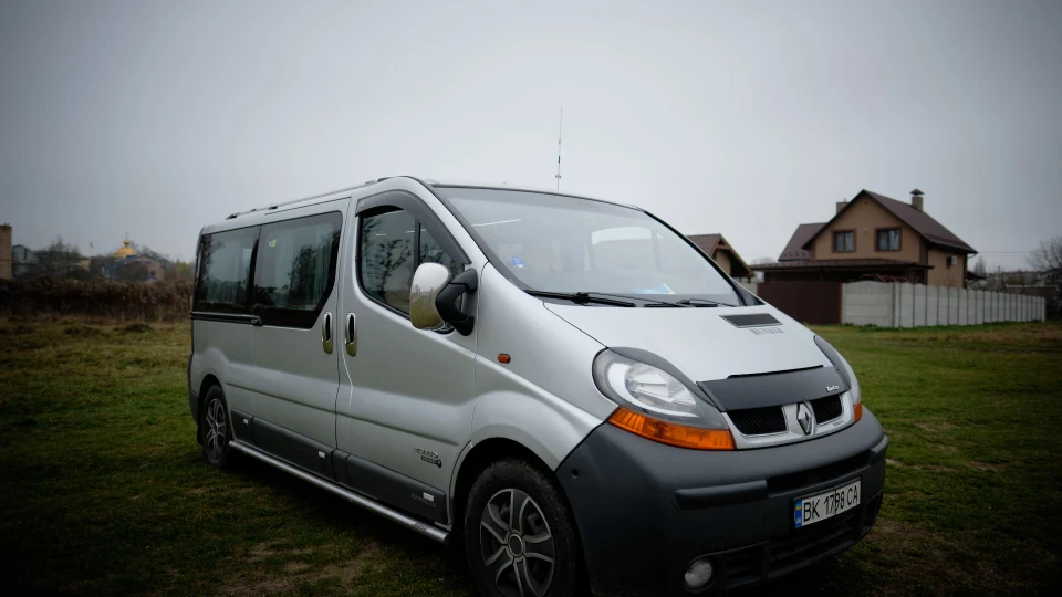 Renault Trafic 2.5 dCi MT L2H1 Combi 2