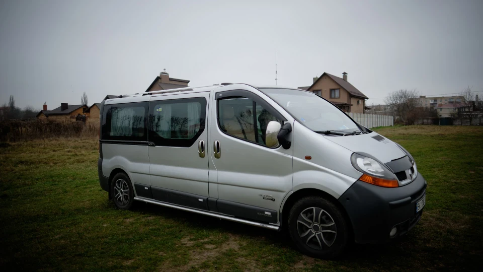 Renault Trafic 2.5 dCi MT L2H1 Combi 3