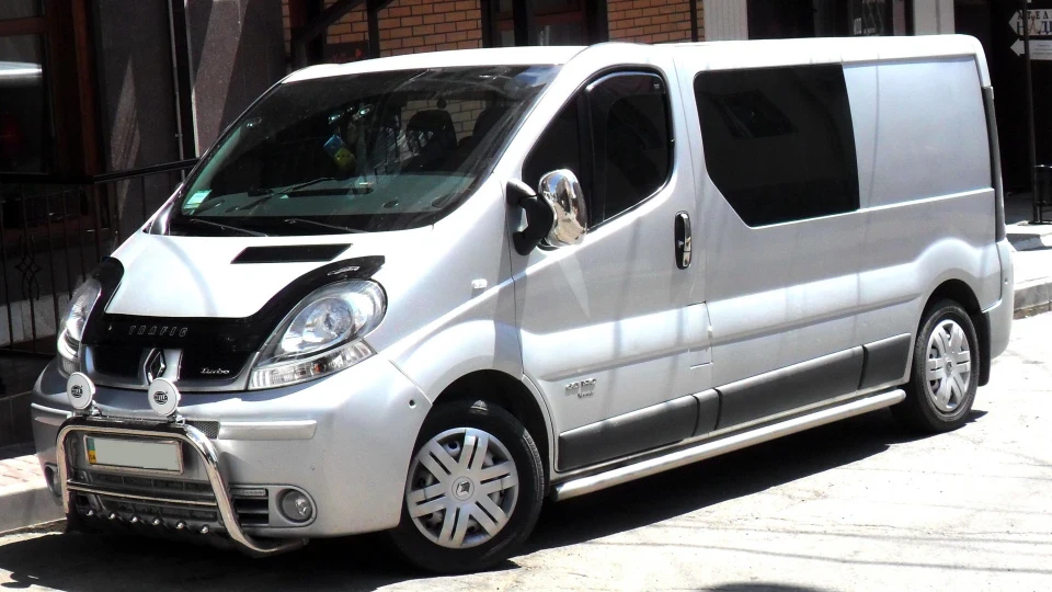 Renault Trafic 2,5 DYNAMIQUE dci 140 2