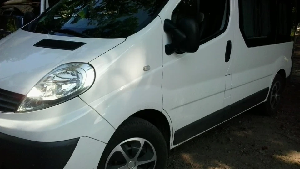 Renault Trafic Біла 2.0 турбо 3
